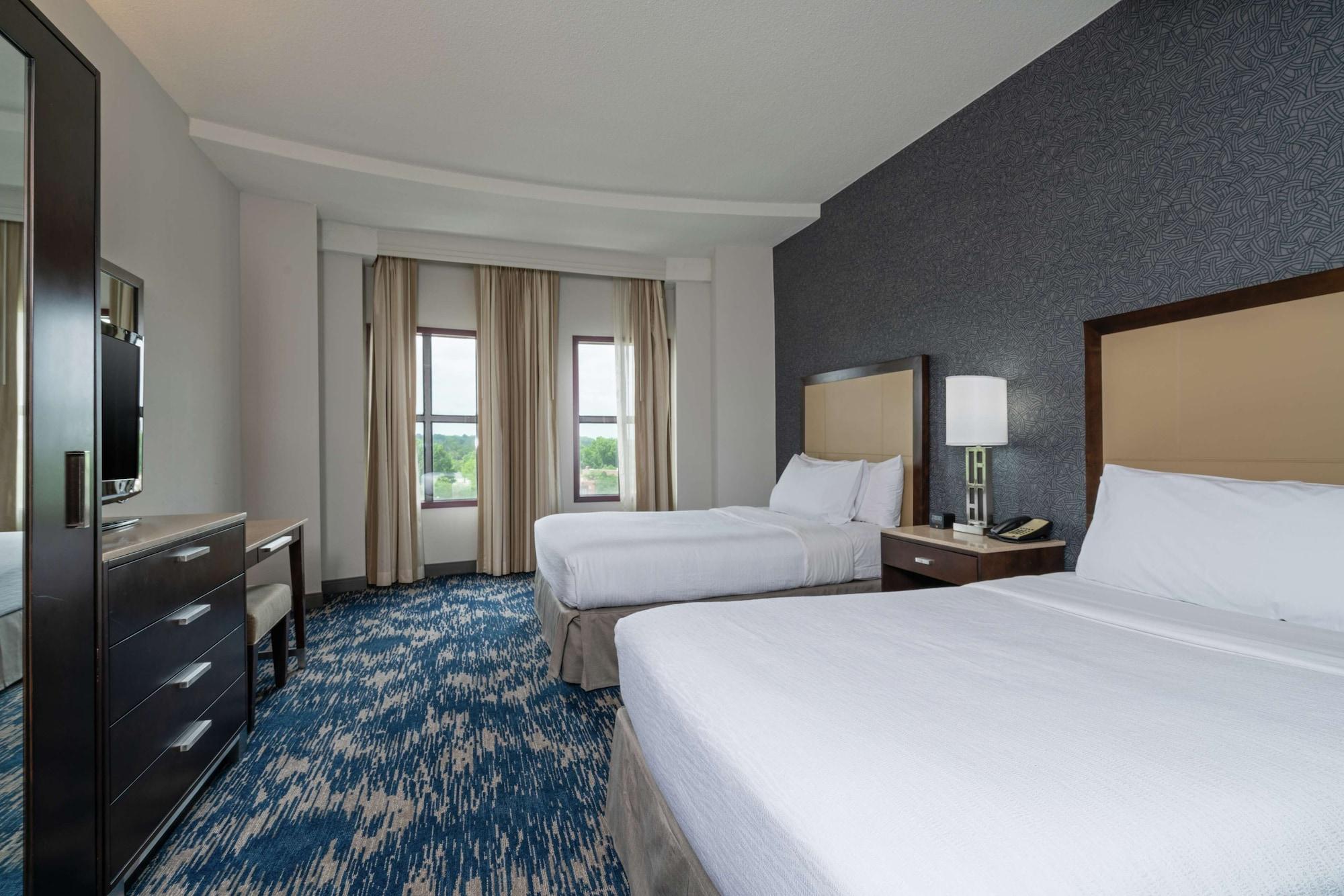 Hotel Embassy By Hilton Old Town 3*
