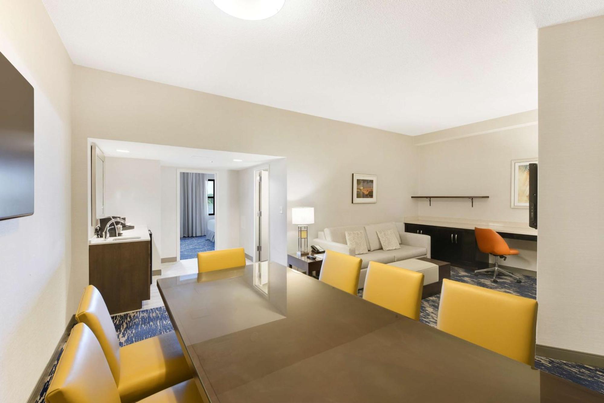 Hotel Embassy By Hilton Old Town Alexandria