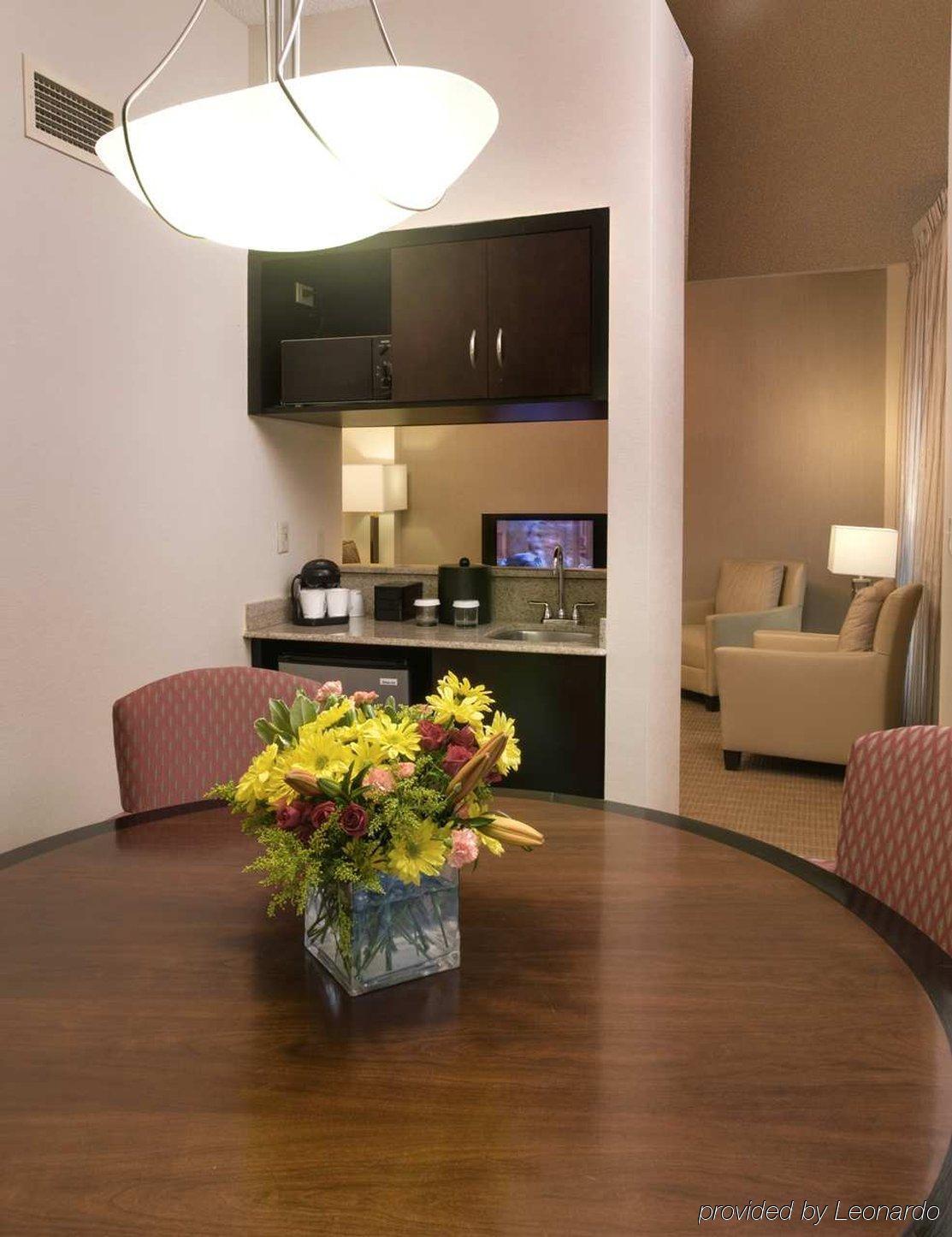 Hotel Embassy By Hilton Old Town Alexandria